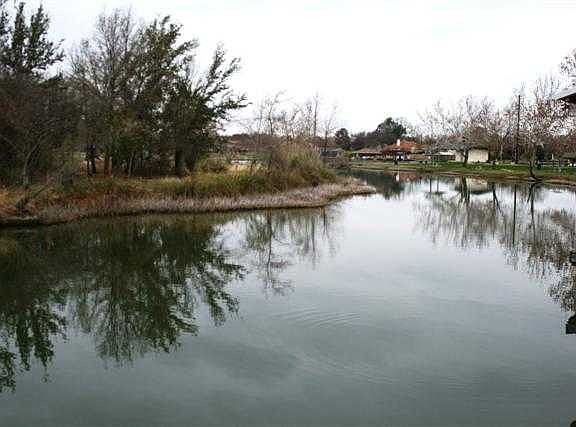 5th image of 710 Sherwood Forest Dr