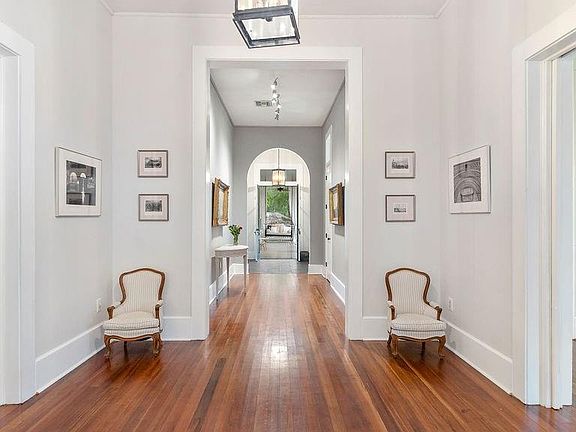4th image of 301 Marigny Ave