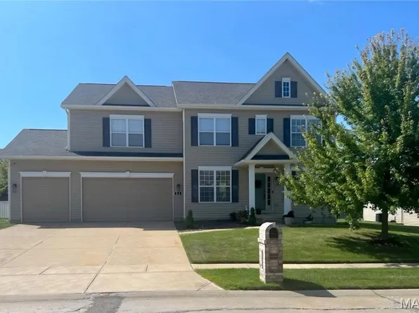 704 Chancellorsville Dr, Wentzville, MO 63385