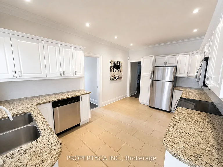 460 Oriole Pkwy #UPPER — Photo 4