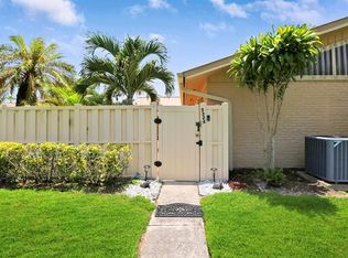 5324 Eagle Lake Dr, Palm Beach Gardens, FL 33418