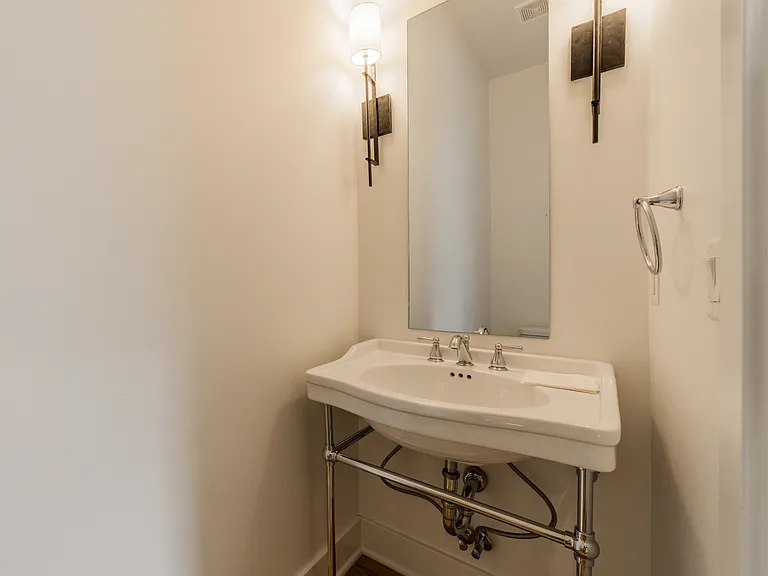 328 N Cross Ave — Photo 36