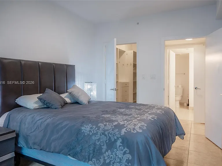 19900 E Country Club Dr #318 — Photo 11