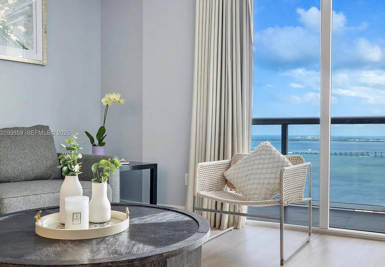 Icon Brickell Condo No 3 — Photo 1