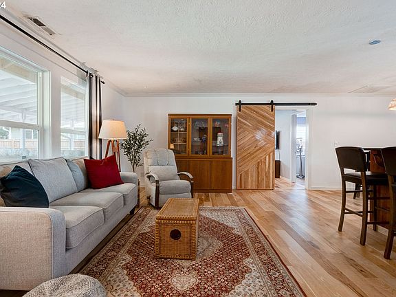5th image of 507 Santa Fe Dr