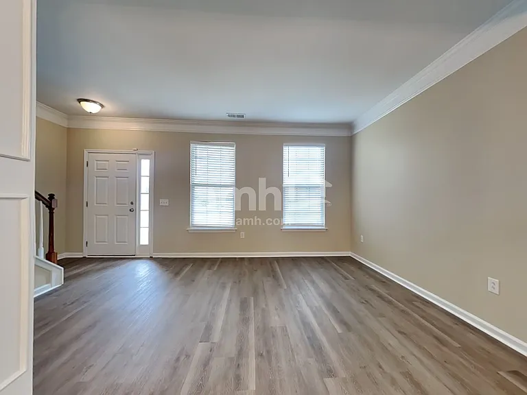 1056 Whitlow Blvd — Photo 6