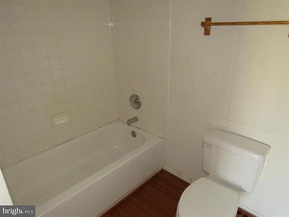5th image of 2610 Melissa Ct