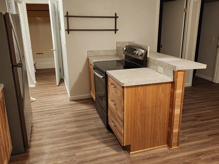 527 Avenue F — Photo 12