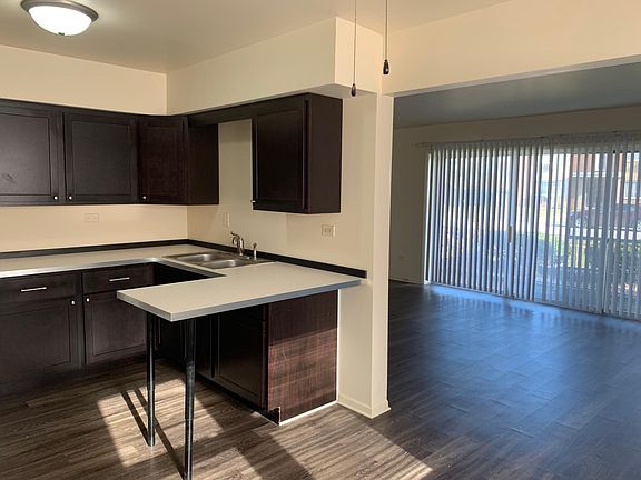 4th image of 11040 S Kilbourn Ave APT 9