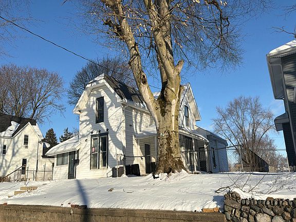 2nd image of 1254 E Washington St