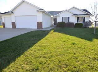 505 Ridgeview Dr, Atkins, IA 52206