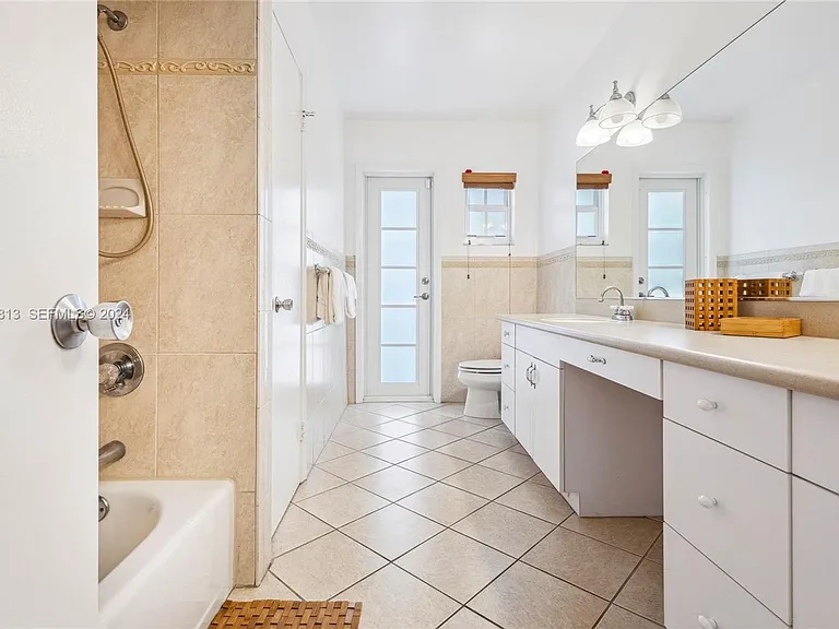 10130 SW 70th Ave — Photo 22