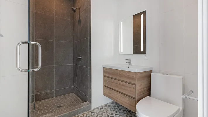 Rented by Nooklyn NYC LLC | media 31