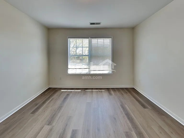 35 Hampton Pl — Photo 18