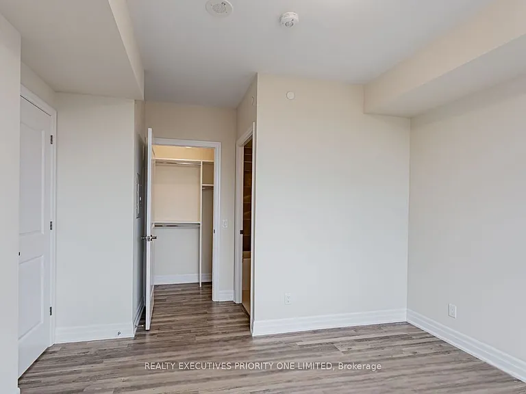 9075 Jane St #809 — Photo 12