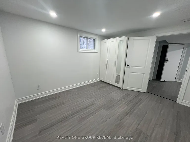 75 Regatta Cres #BASEMENT — Photo 17