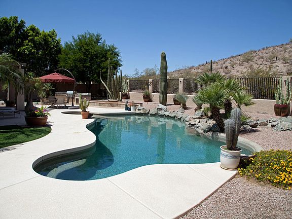 4th image of 2540 E Silverwood Dr