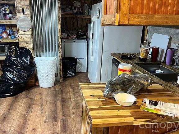 5th image of 236 Forest Ln