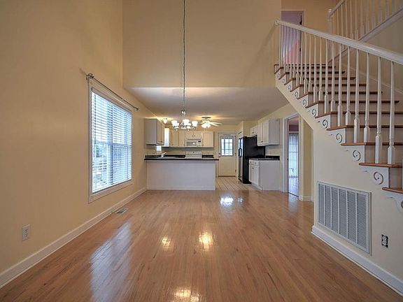 5th image of 6 Iris Ln #6