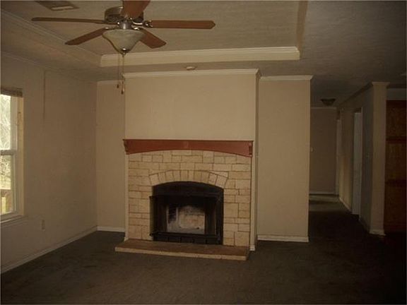 3rd image of 825 County Road 411