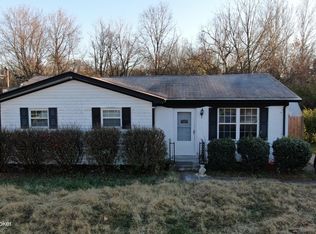 5712 Midnight Ln, Louisville, KY