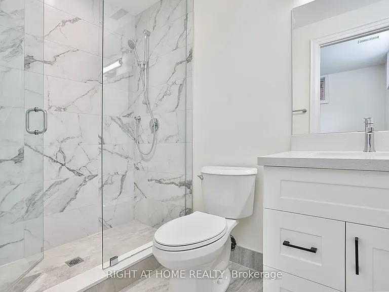 39 15th St #2 — Photo 16