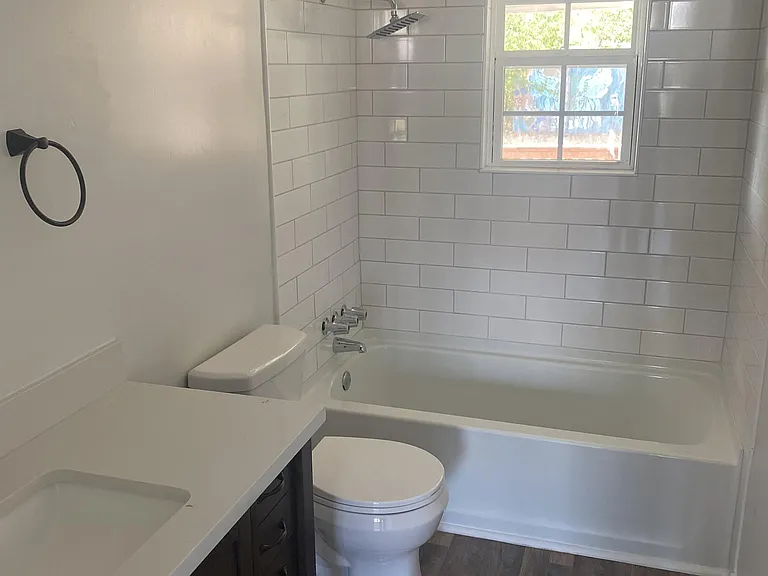 1204 Alta Vista Dr — Photo 5