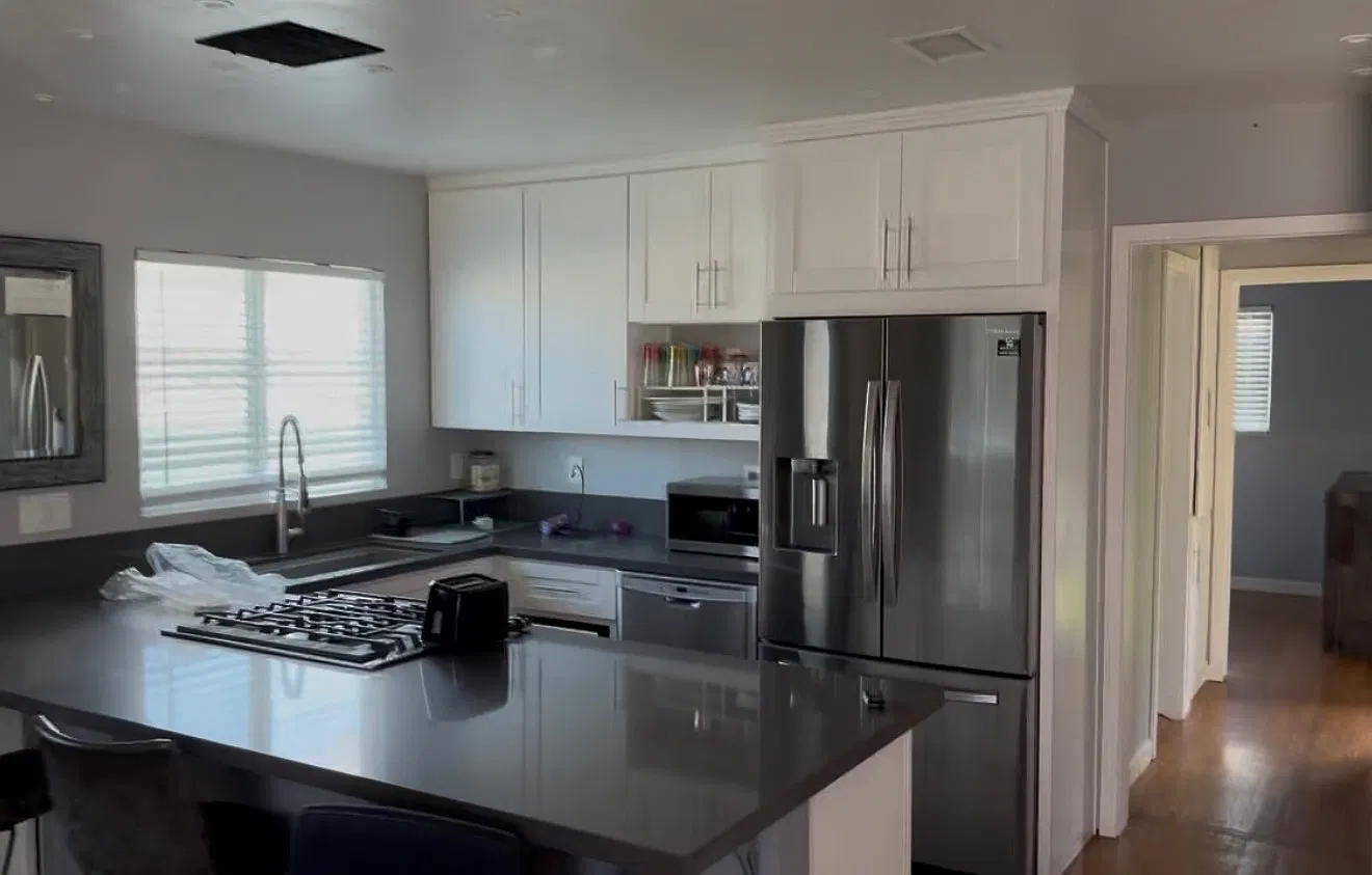 3 bed, 1000 sqft, $4,500 — Photo 3