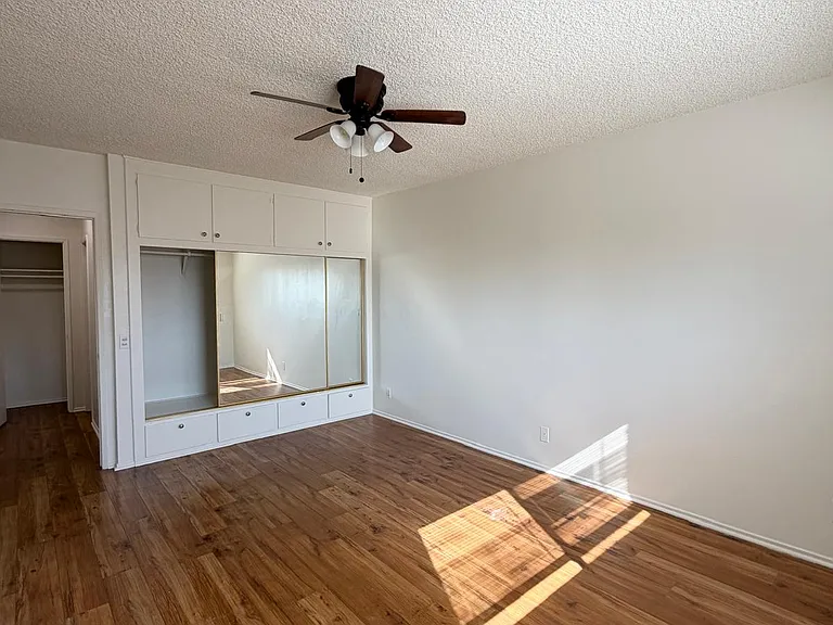 10914 National Blvd #203 — Photo 9
