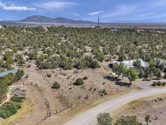 4th image of 35 Camino Collado