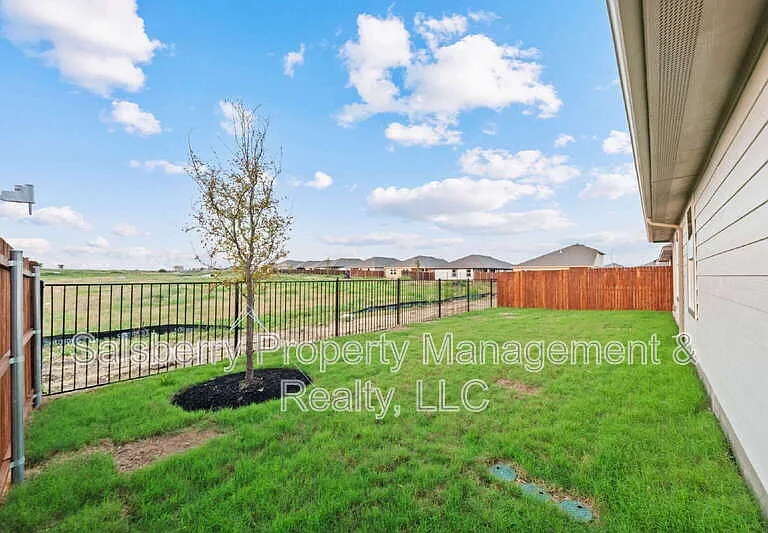 316 Smith Rd — Photo 23