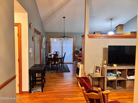 4th image of 135 Halls Pond Road