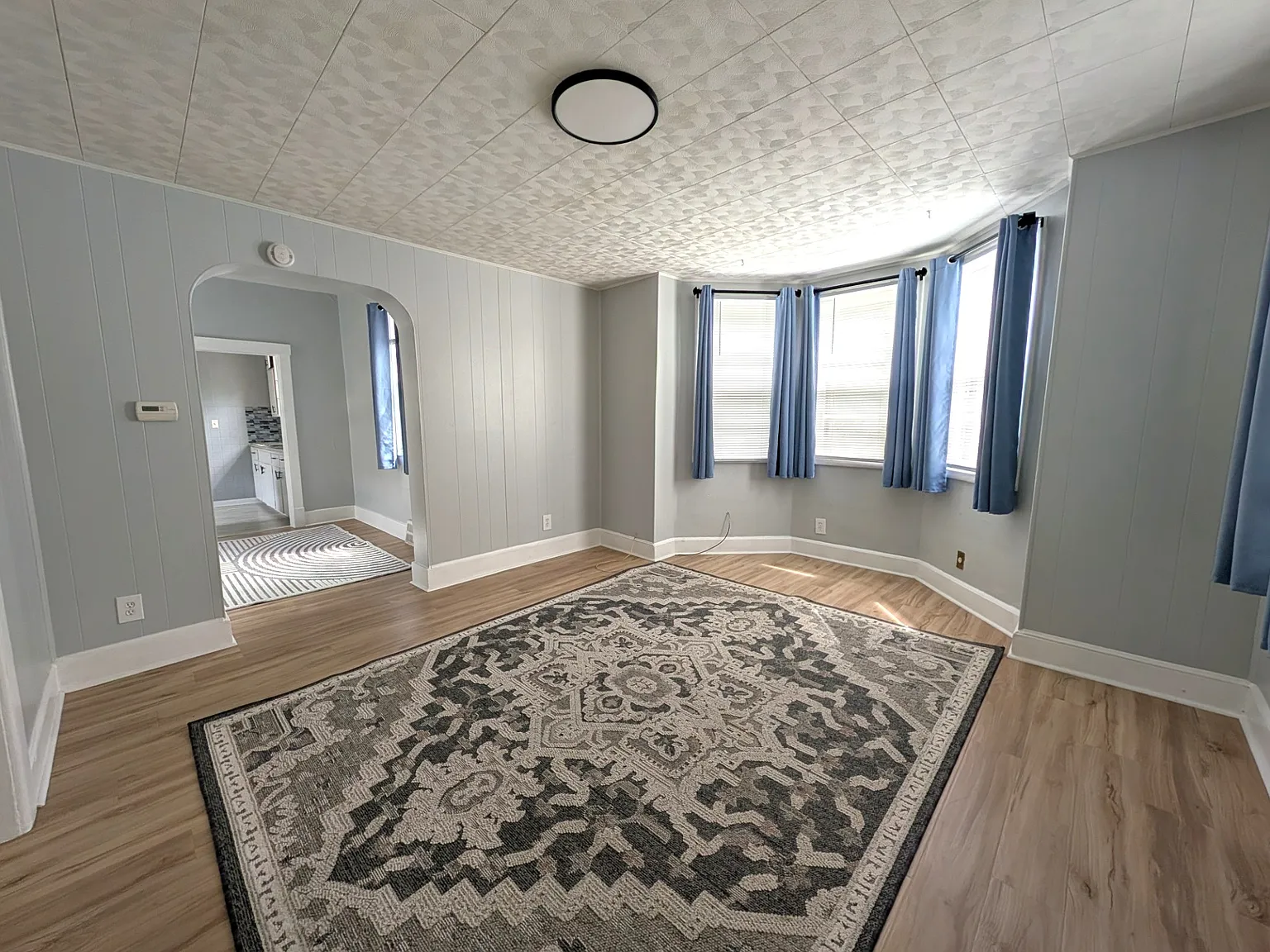 3 bed, 1200 sqft, $1,850 — Photo 3