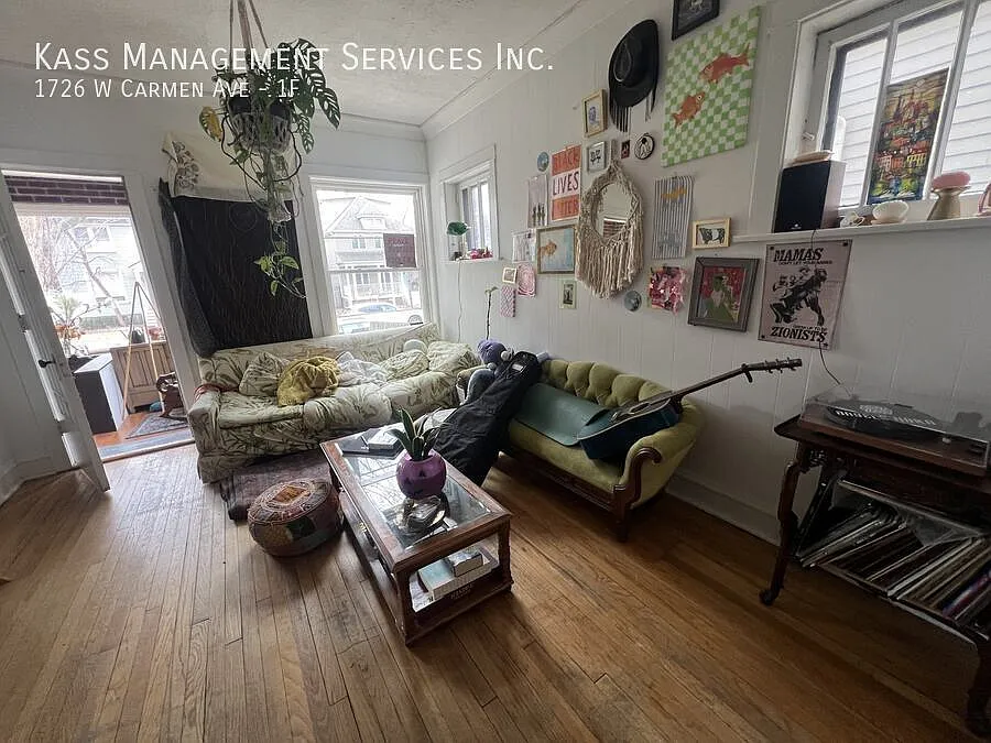 Building Photo - 1726 W Carmen Ave #1F