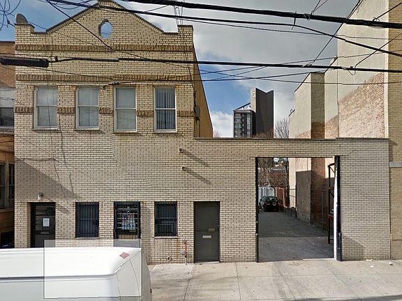 3rd image of 3130 14th St