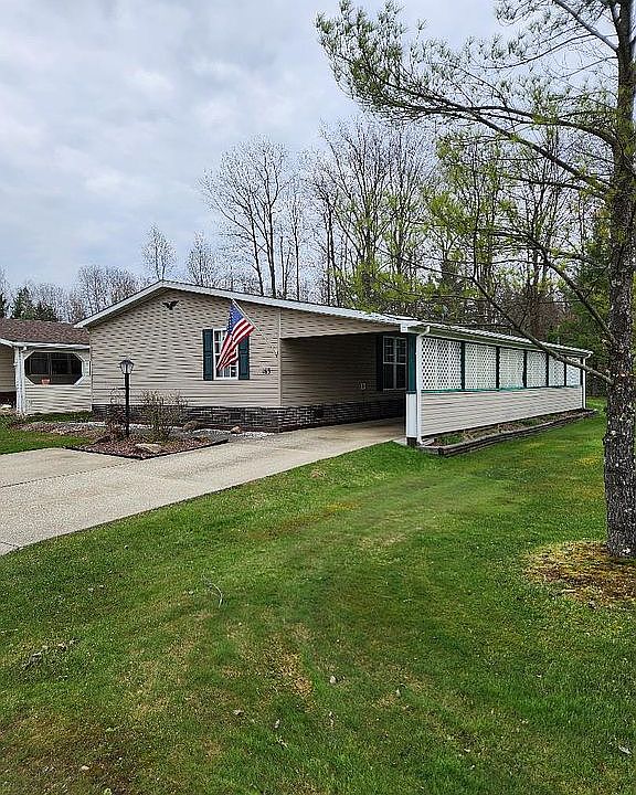 1st image of 163 Lakeview Ln