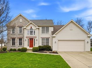 3460 Parkwood Cmn, Hamburg, NY 14075
