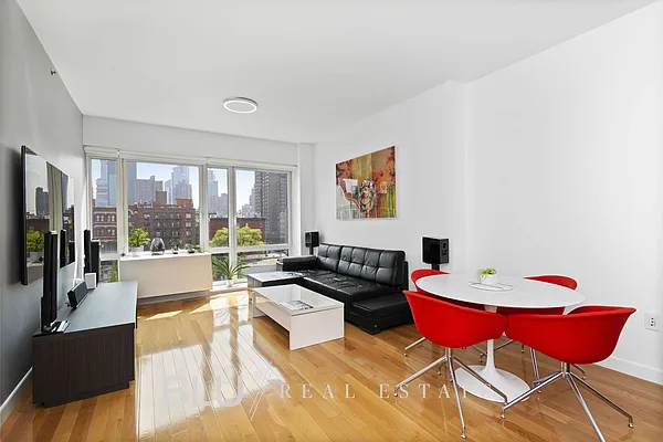 Rented by BLU Real Estate | media 17