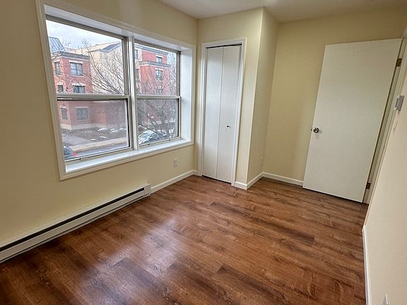 4th image of 478 Pacific Ave #1