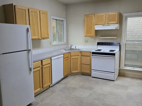 2052 SE Morrison St APT 3, Portland, OR 97214
