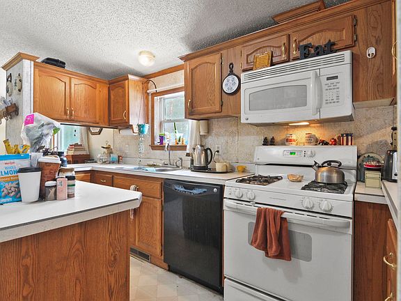 2nd image of 6565 N 31st Rd