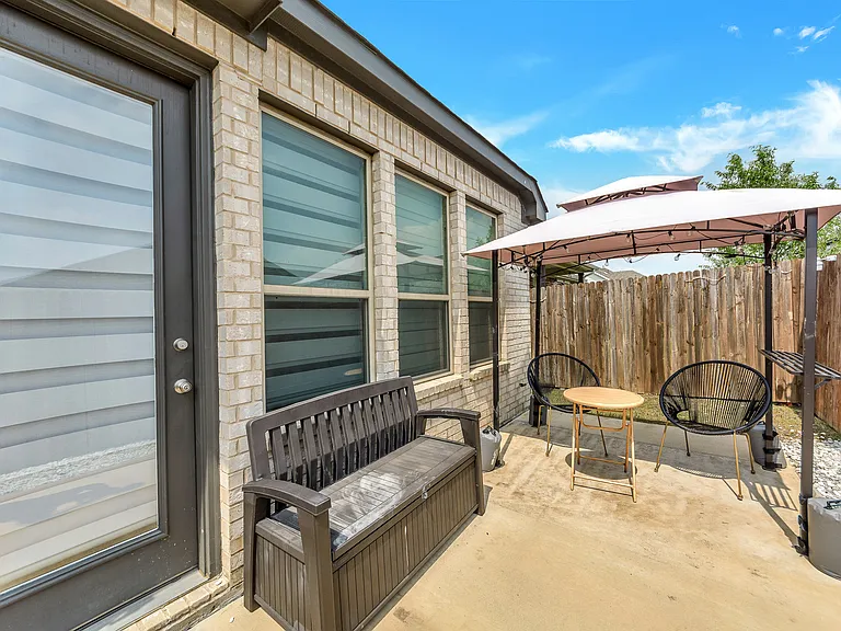 2124 Bailey St — Photo 24