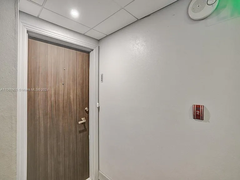 300 Bayview Dr #906 — Photo 44