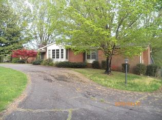 4215 Briar Creek Rd, Clemmons, NC 27012