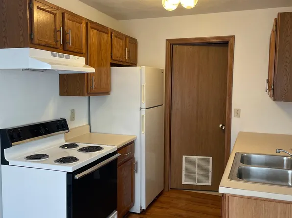 2612 Eastview Dr, Belleville, IL 62221