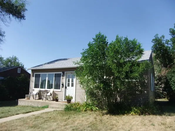 823 Dove St, Glendive, MT 59330
