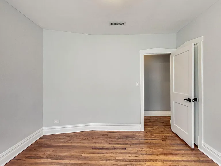 4057 N Whipple St #2 — Photo 10