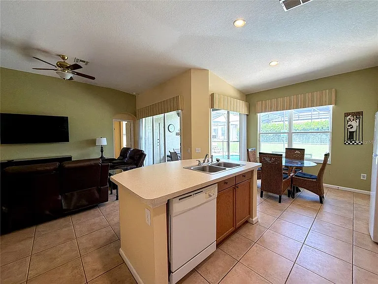 8127 Fan Palm Way — Photo 8