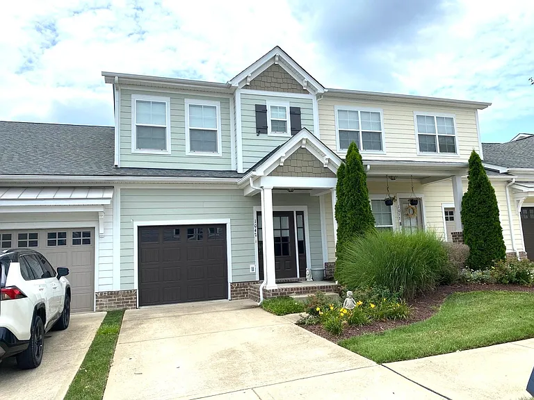 1047 Honey Bush Cir — Photo 1