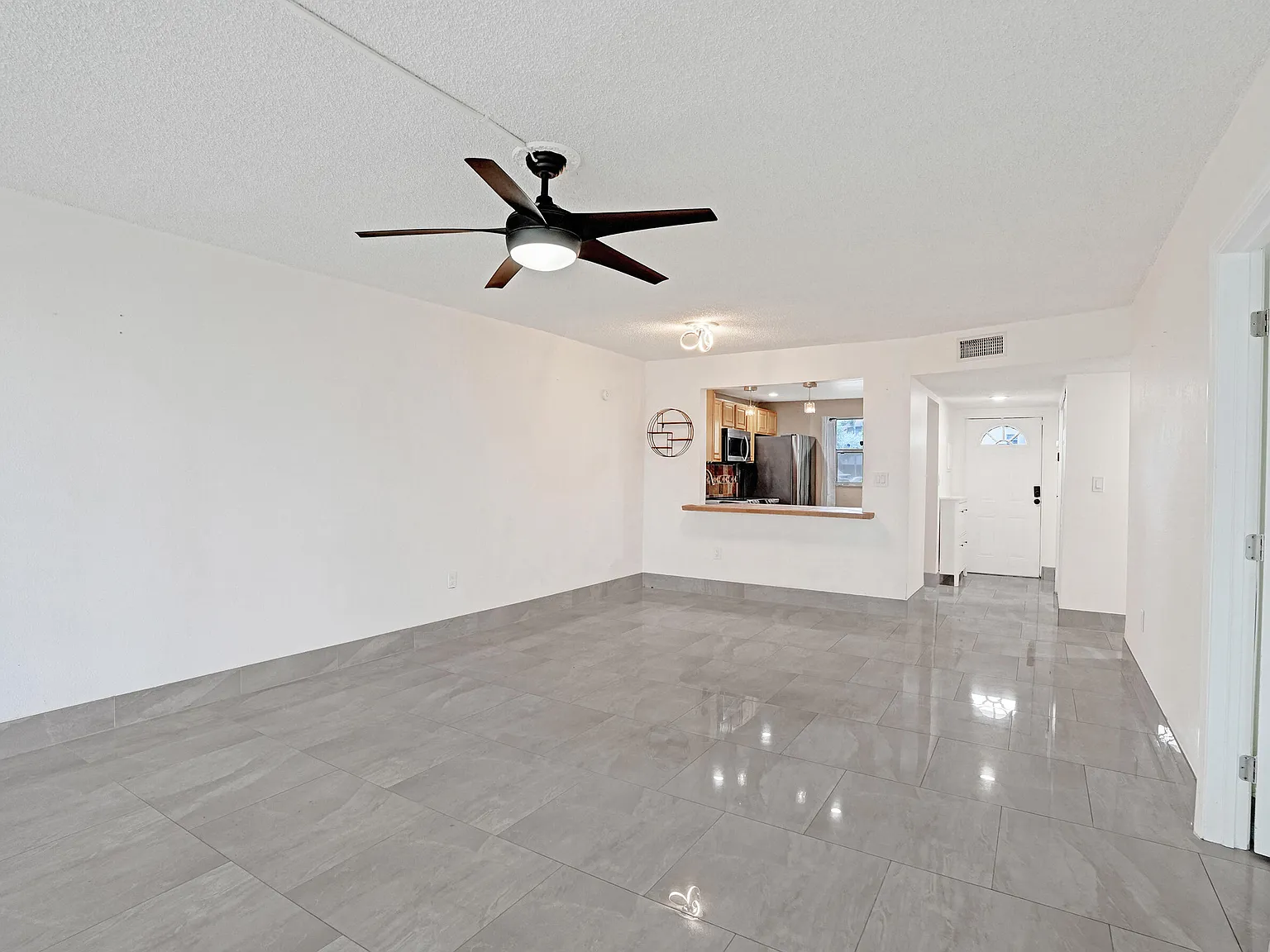 2 bed, 2.0 bath, 1025 sqft, $2,100 — Photo 1